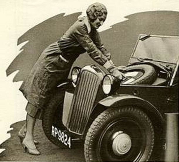 Scarab, Frau am Reserverad