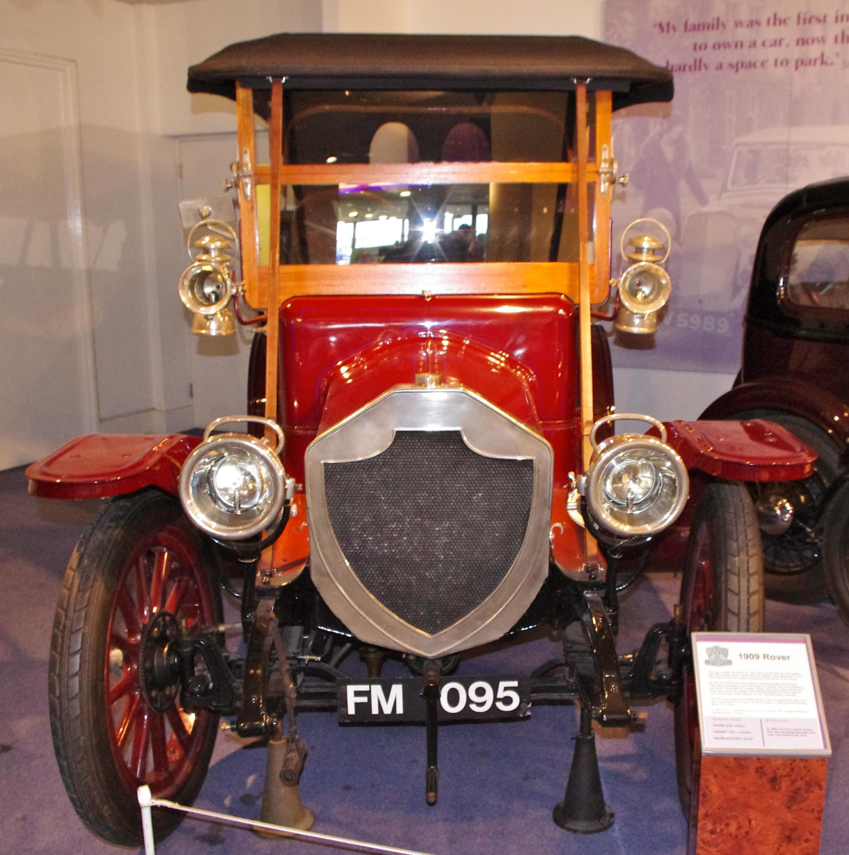1909 Rover 15hp -FM1095- Museum vorn