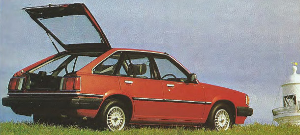 1983 Quintet open hatch