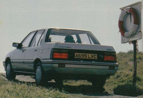 Heckansicht des Rover 213