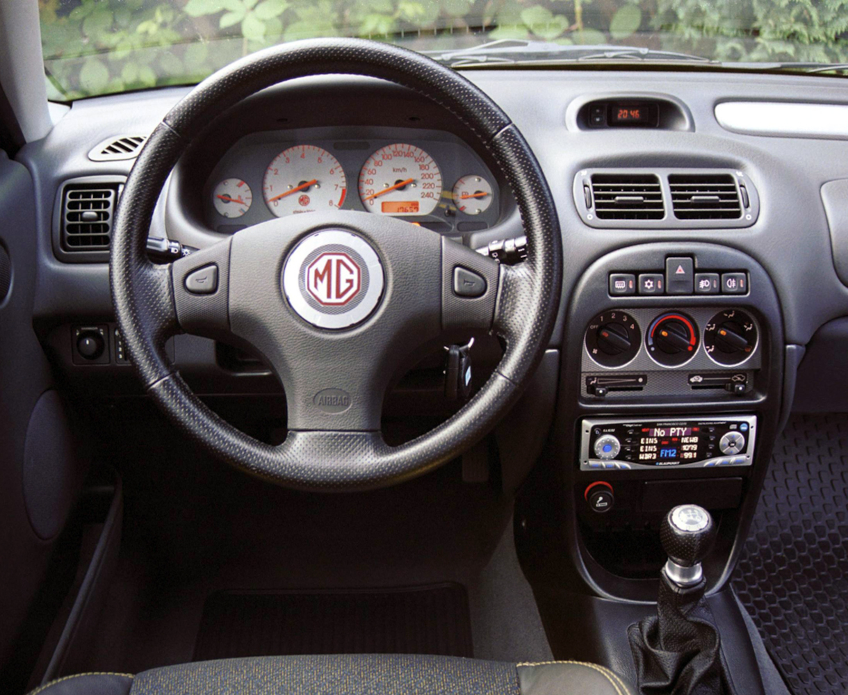 2001 ZR 160 3-Türer, Bild 04